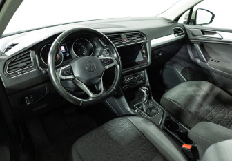 Подержанный автомобиль Volkswagen Tiguan 2021 года (11 фото)