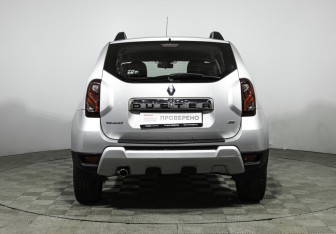 Подержанный автомобиль Renault Duster 2018 года (6 фото)