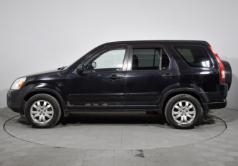 Подержанный автомобиль Honda CR-V 2004 года (8 фото)