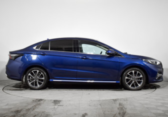 Подержанный автомобиль Omoda S5 2023 года (4 фото)