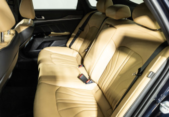 Подержанный автомобиль Kia K5 2020 года (10 фото)