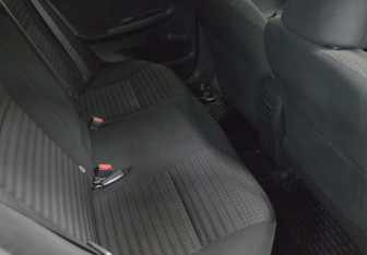 Подержанный автомобиль Toyota Corolla Sedan 2008 года (13 фото)