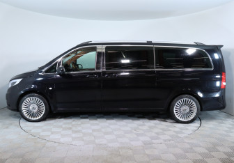 Подержанный автомобиль Mercedes-Benz Vito 2021 года (9 фото)