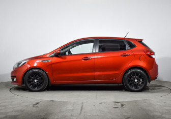 Подержанный автомобиль Kia Rio Hatchback 2016 года (8 фото)