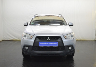 Подержанный автомобиль Mitsubishi ASX 2011 года (2 фото)