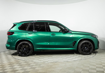 Подержанный автомобиль BMW X5 M 2024 года (4 фото)