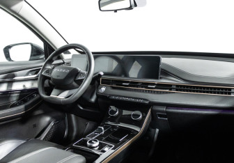 Подержанный автомобиль Exeed LX 2023 года (9 фото)