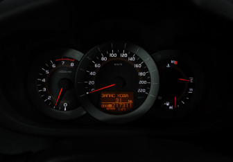 Подержанный автомобиль Toyota RAV4 2012 года (21 фото)