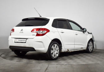 Подержанный автомобиль Citroen C4 Hatchback 2012 года (5 фото)
