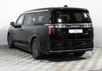 Подержанный автомобиль Zeekr 009 2023 года (6 фото)