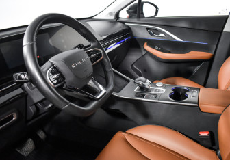Подержанный автомобиль Omoda C5 2022 года (9 фото)