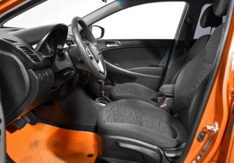 Подержанный автомобиль Hyundai Solaris Hatchback 2016 года (11 фото)