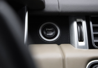 Подержанный автомобиль Land Rover Range Rover 2022 года (24 фото)