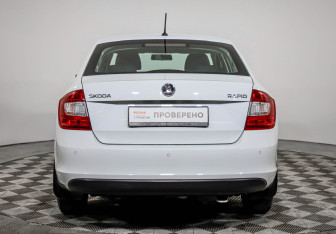Подержанный автомобиль Skoda Rapid Liftback 2016 года (6 фото)
