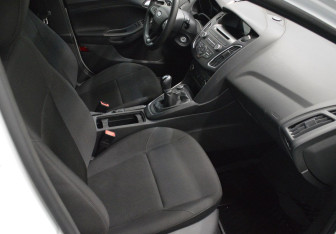 Подержанный автомобиль Ford Focus Wagon 2017 года (12 фото)