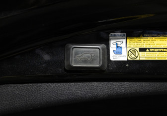 Подержанный автомобиль Toyota RAV4 2013 года (20 фото)