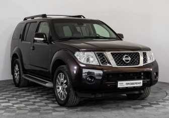 Подержанный автомобиль Nissan Pathfinder 2010 года (3 фото)