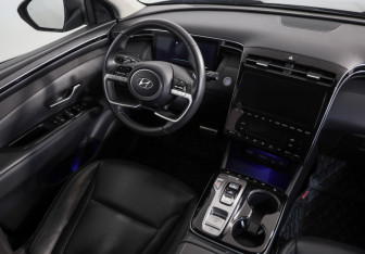 Подержанный автомобиль Hyundai Tucson 2022 года (8 фото)