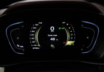 Подержанный автомобиль Geely Coolray 2023 года (12 фото)