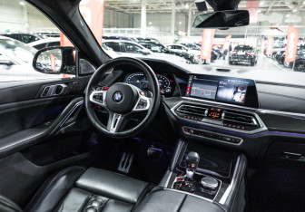 Подержанный автомобиль BMW X6 M 2021 года (22 фото)