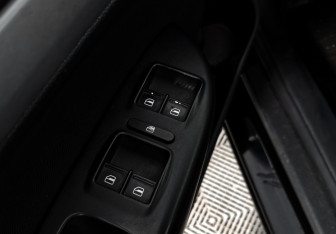 Подержанный автомобиль Skoda Octavia Liftback 2011 года (10 фото)