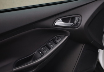 Подержанный автомобиль Ford Focus Sedan 2018 года (19 фото)