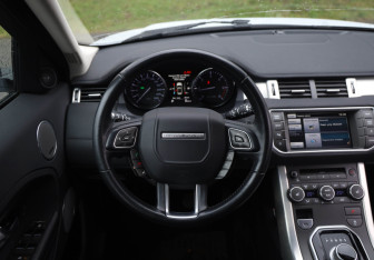 Подержанный автомобиль Land Rover Range Rover Evoque 2015 года (9 фото)