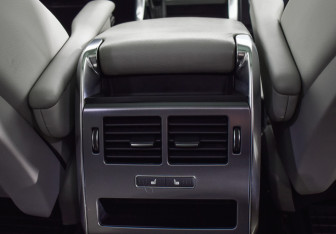 Подержанный автомобиль Land Rover Range Rover Sport 2016 года (4 фото)