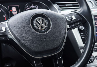 Подержанный автомобиль Volkswagen Passat Sedan 2018 года (31 фото)