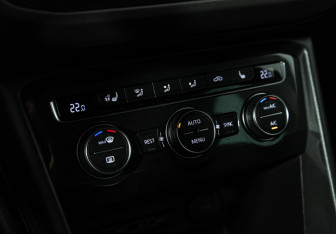 Подержанный автомобиль Volkswagen Tiguan 2018 года (15 фото)