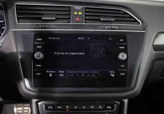 Подержанный автомобиль Volkswagen Tiguan 2018 года (17 фото)