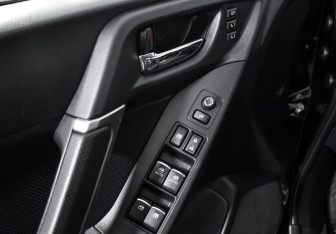 Подержанный автомобиль Subaru Forester Suv 2018 года (10 фото)