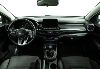 Подержанный автомобиль Kia Cerato Sedan 2019 года (13 фото)