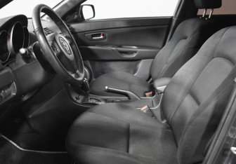Подержанный автомобиль Mazda 3 Sedan 2007 года (10 фото)