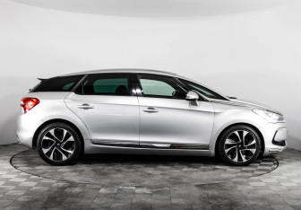 Подержанный автомобиль Citroen DS5 2012 года (4 фото)