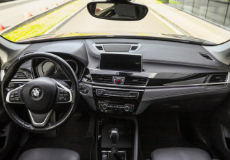 Подержанный автомобиль BMW X1 2019 года (11 фото)