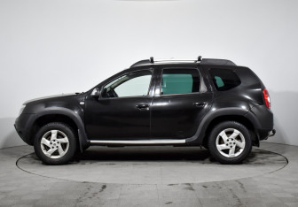 Подержанный автомобиль Renault Duster 2013 года (8 фото)