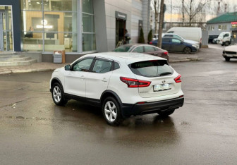 Подержанный автомобиль Nissan Qashqai 2019 года (6 фото)