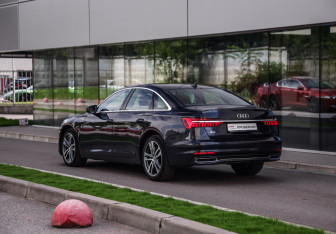 Подержанный автомобиль Audi A6 Sedan 2020 года (8 фото)
