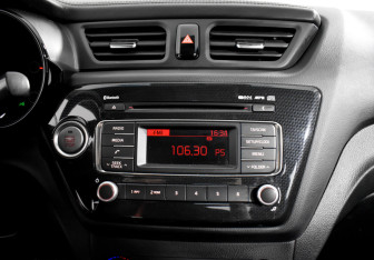 Подержанный автомобиль Kia Rio Hatchback 2016 года (16 фото)