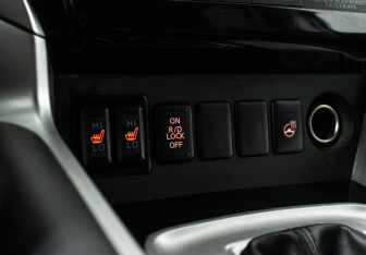 Подержанный автомобиль Mitsubishi Pajero Sport 2019 года (17 фото)