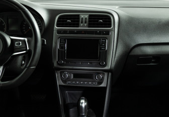 Подержанный автомобиль Volkswagen Polo Sedan 2018 года (14 фото)