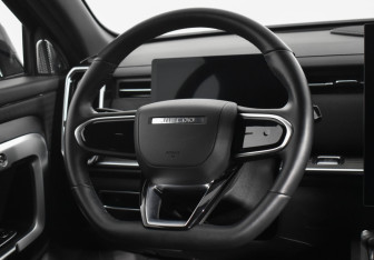 Подержанный автомобиль Jaecoo J7 2024 года (14 фото)