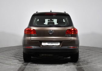Подержанный автомобиль Volkswagen Tiguan 2015 года (6 фото)