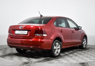Подержанный автомобиль Volkswagen Polo Sedan 2019 года (5 фото)