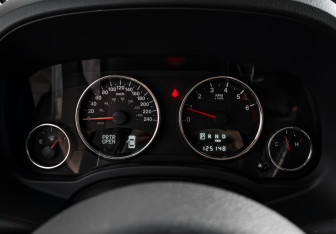 Подержанный автомобиль Jeep Compass 2012 года (17 фото)