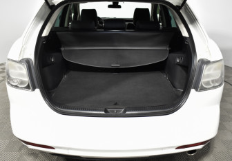 Подержанный автомобиль Mazda CX-7 2011 года (8 фото)