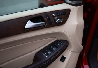 Подержанный автомобиль Mercedes-Benz GLE 2016 года (27 фото)