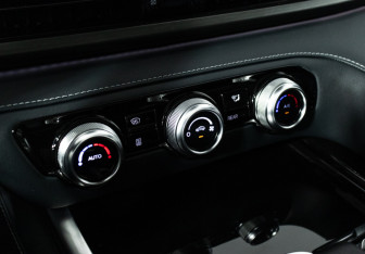 Подержанный автомобиль Changan CS95 2024 года (22 фото)