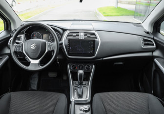 Подержанный автомобиль Suzuki SX4 Hatchback 2021 года (11 фото)